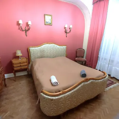 Chez Anne Charleville-Mézières